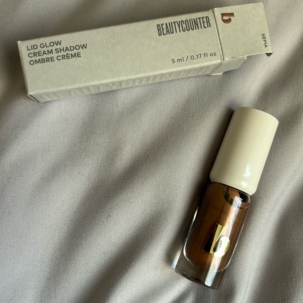 Beautycounter Cream Eyeshadow in Sepia